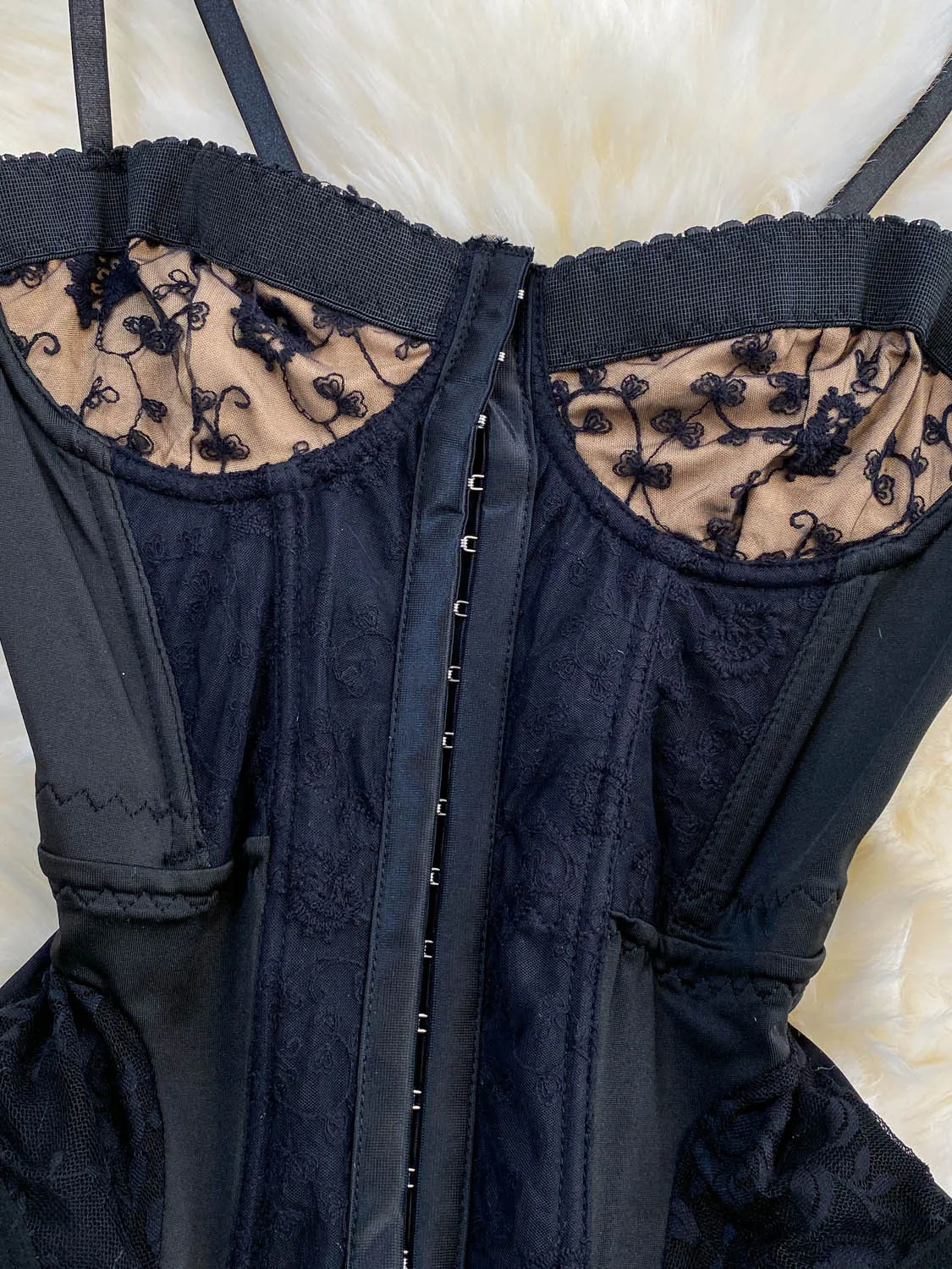 Sexy Lace Embroidery Strapless One-Piece Swimsuit Women's Summer Design with Steel Ring Slimming Bodysuit High Waist Shorts