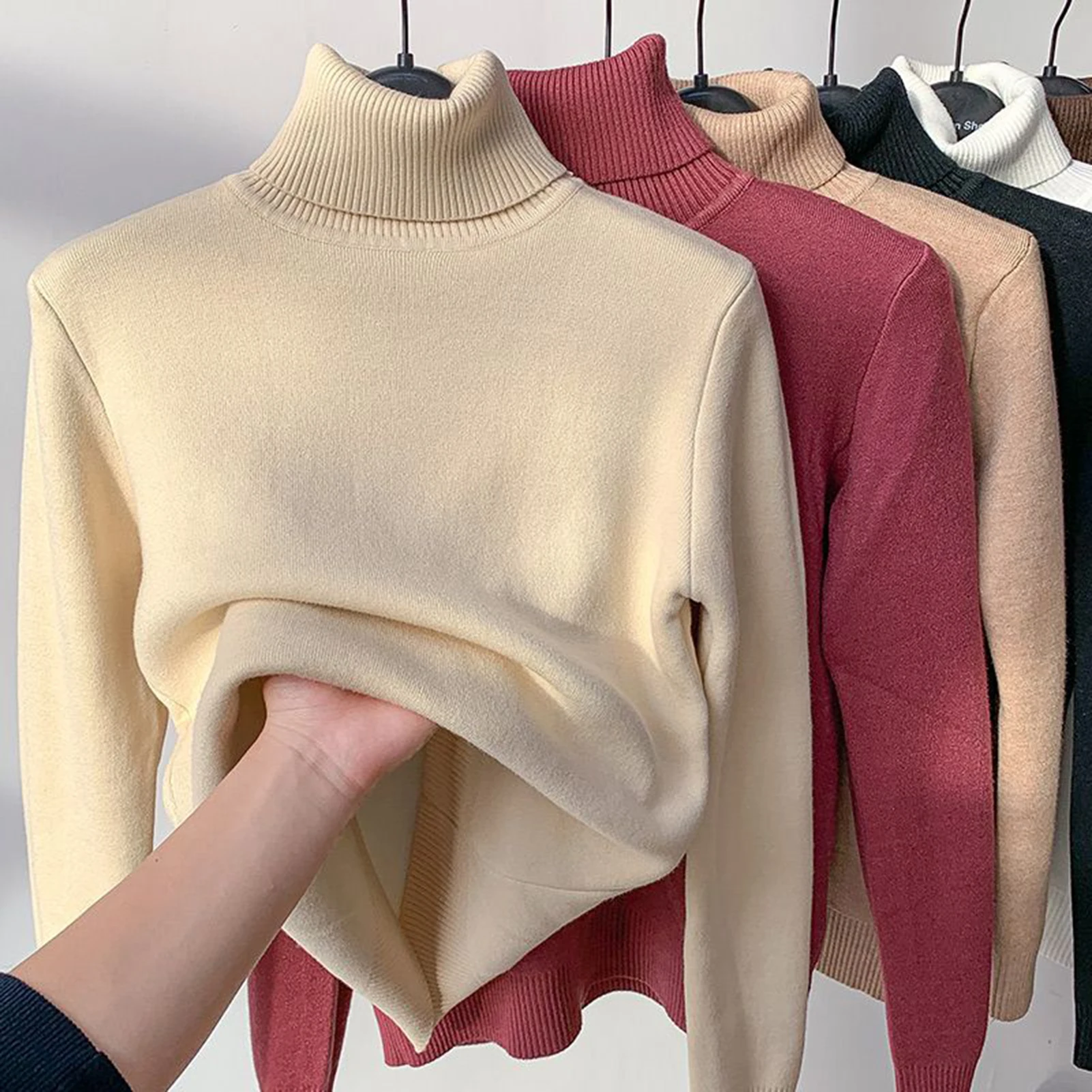 Thickened Plush Basic Pullover Solid Color Soft Touch Winter Top for Autumn and Winter Wear