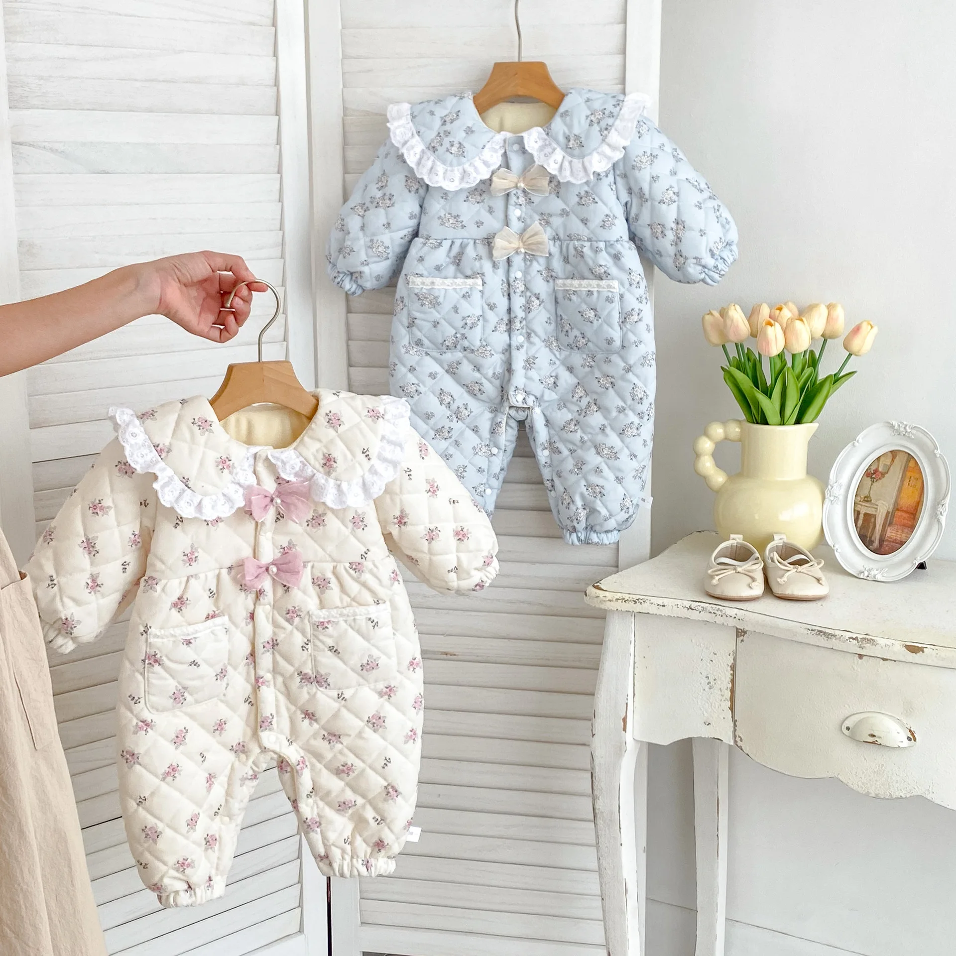 2024 Winter New Baby Fleece Romper Plus Velvet Thick Girls Sweet Floral Lapel Jumpsuit Newborn Cute Bow Warm Padded Romper 0-24M