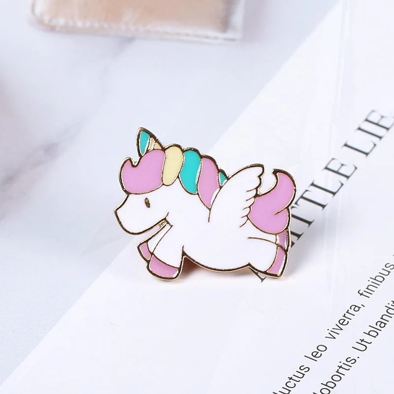 Pin lucu kartun Unicorn Pin manis dan