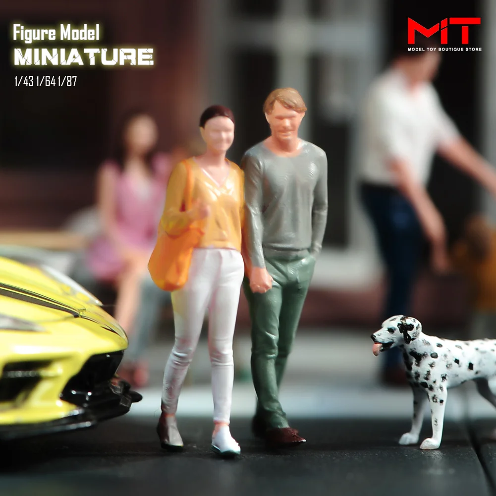 

Miniature Figurines 1/87 1/64 1/43 1/24 Couple Father and Son Street Scene Figure DIY Creative Props Diorama Model Gift