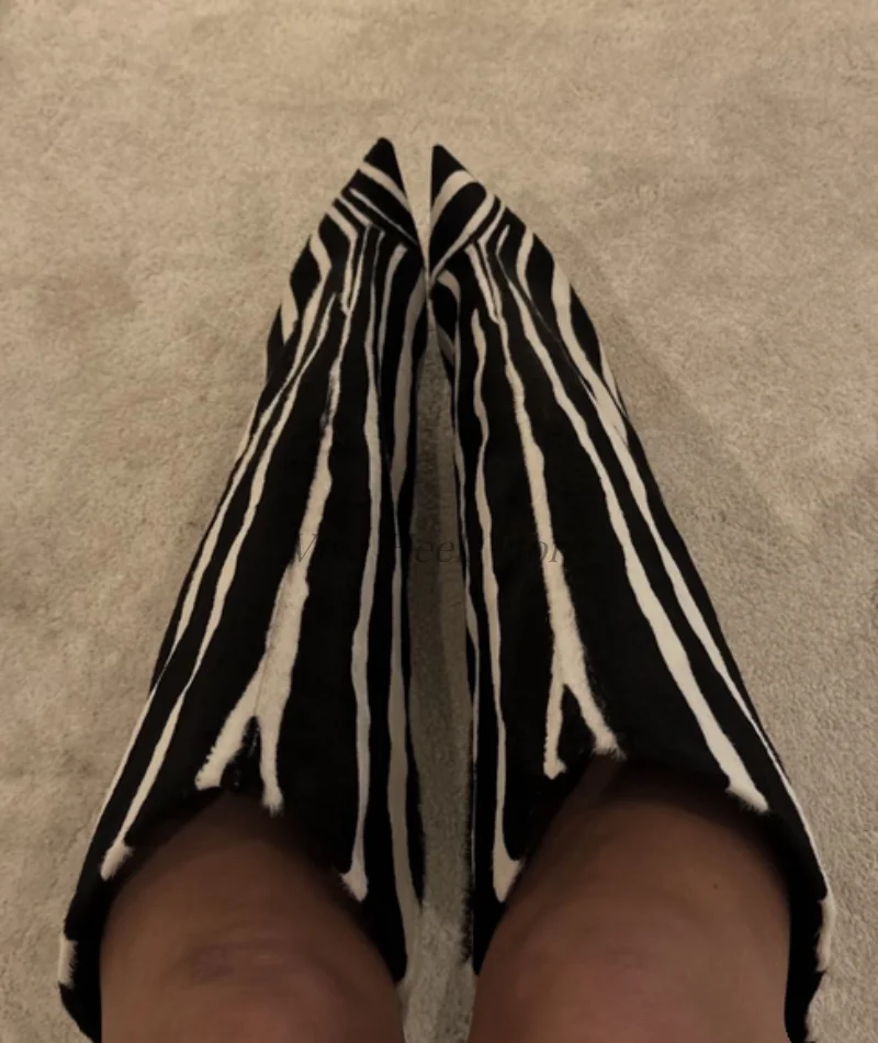 

Женские черно-белые сапоги до колена на танкетке из конского волоса, сексуальные замшевые длинные сапоги с острым носком и зебровым принтом, дизайнерские туфли