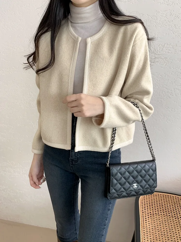Chic Autunno Inverno ort Cardigan di lana Pendolarismo da donna Versatile design vintage Sensation Capispalla Fem Riduzione dell'età