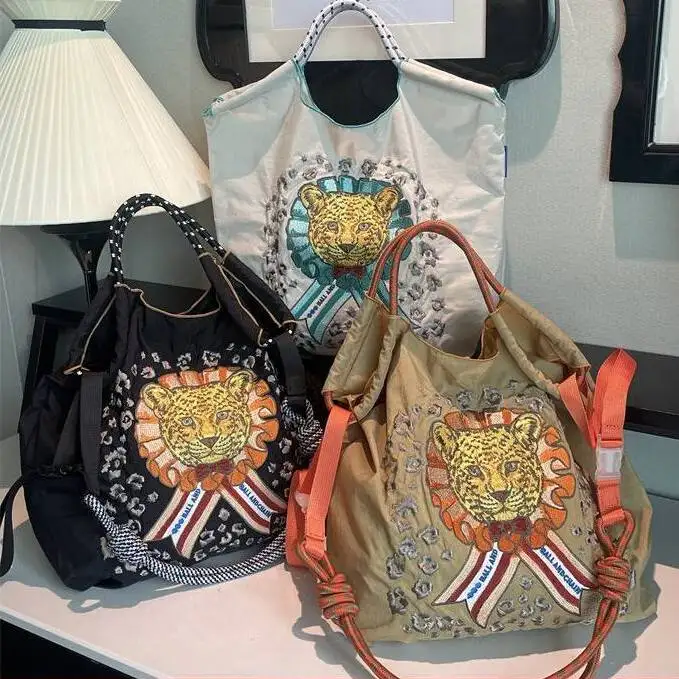borsa-shopping-in-tela-grande-capacita-ricamata-con-leopardo-borsa-a-tracolla-da-donna-per-pendolari-stile-dolce-e-cool