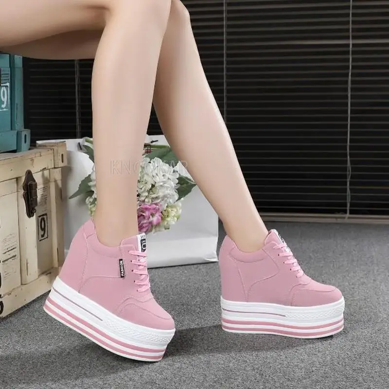 Sneakers hak tinggi Chunky wanita, sepatu kasual sol tebal Musim Semi/gugur untuk wanita