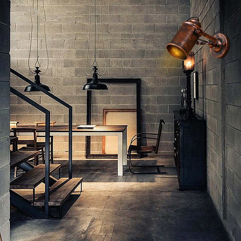 Металлический прожектор в индустриальном стиле — процесс тонкой выпечки для винтажного корпуса лампы, прочная ржавчина