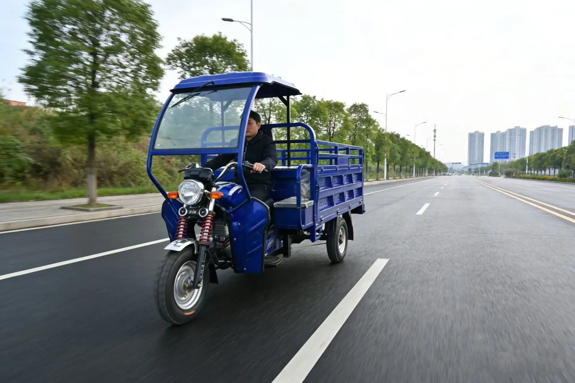 Wholesale High-capacity Freight Fuel Tricycles Can Be Made Taller