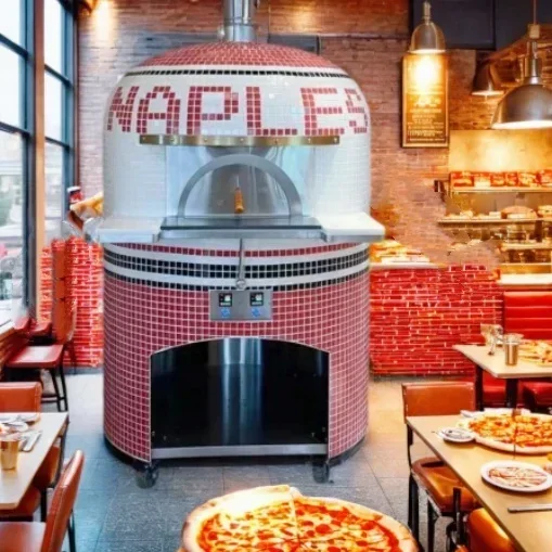 Kommerziell Ein großer neapolitanischer italienischer holzbefeuerter Ziegelstein, brennender Ton, elektrischer Pizzaofen für den Außenbereich, Holzfeuerrestaurant