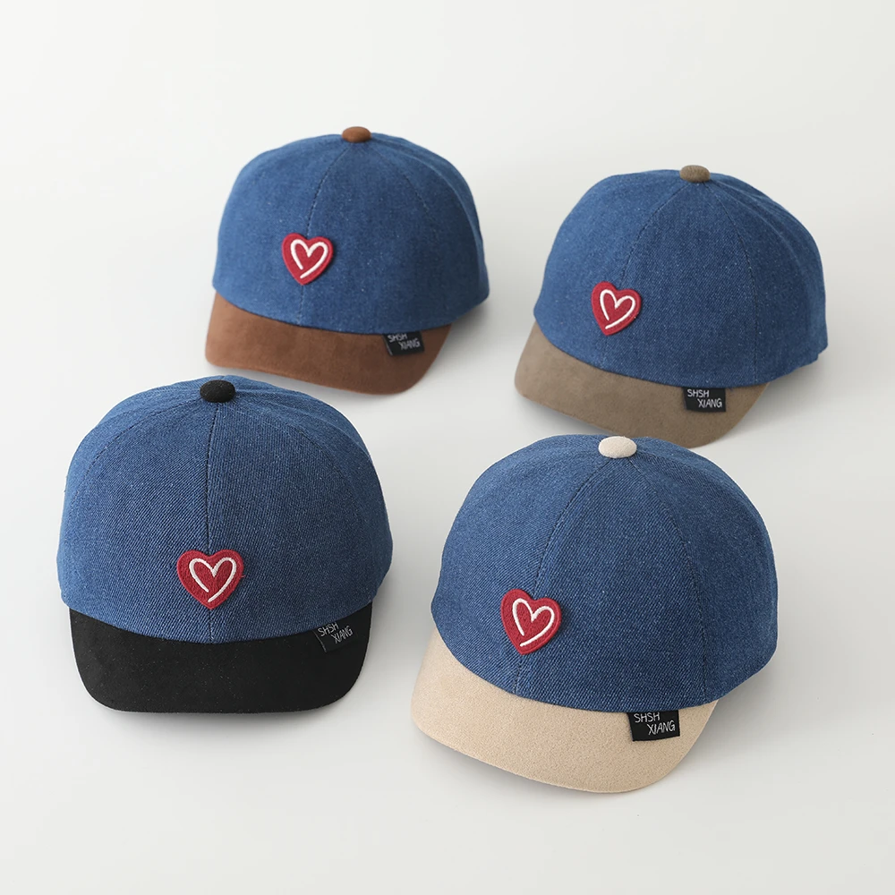 

New 2025 Baby Hat Autumn Label Love Heart Boys Girls Outdoor Short Brim Cap Trendy Children's Apparel Patchwork Hats