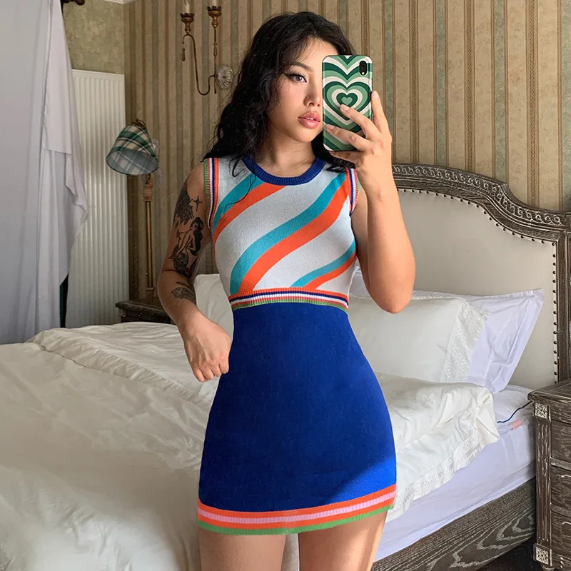 2022 New Women's Wear Diagonal Stripe Contrast Colored Spliced Round Neck Sleeveless Tight Wrap Hip Knitted Basic Dress