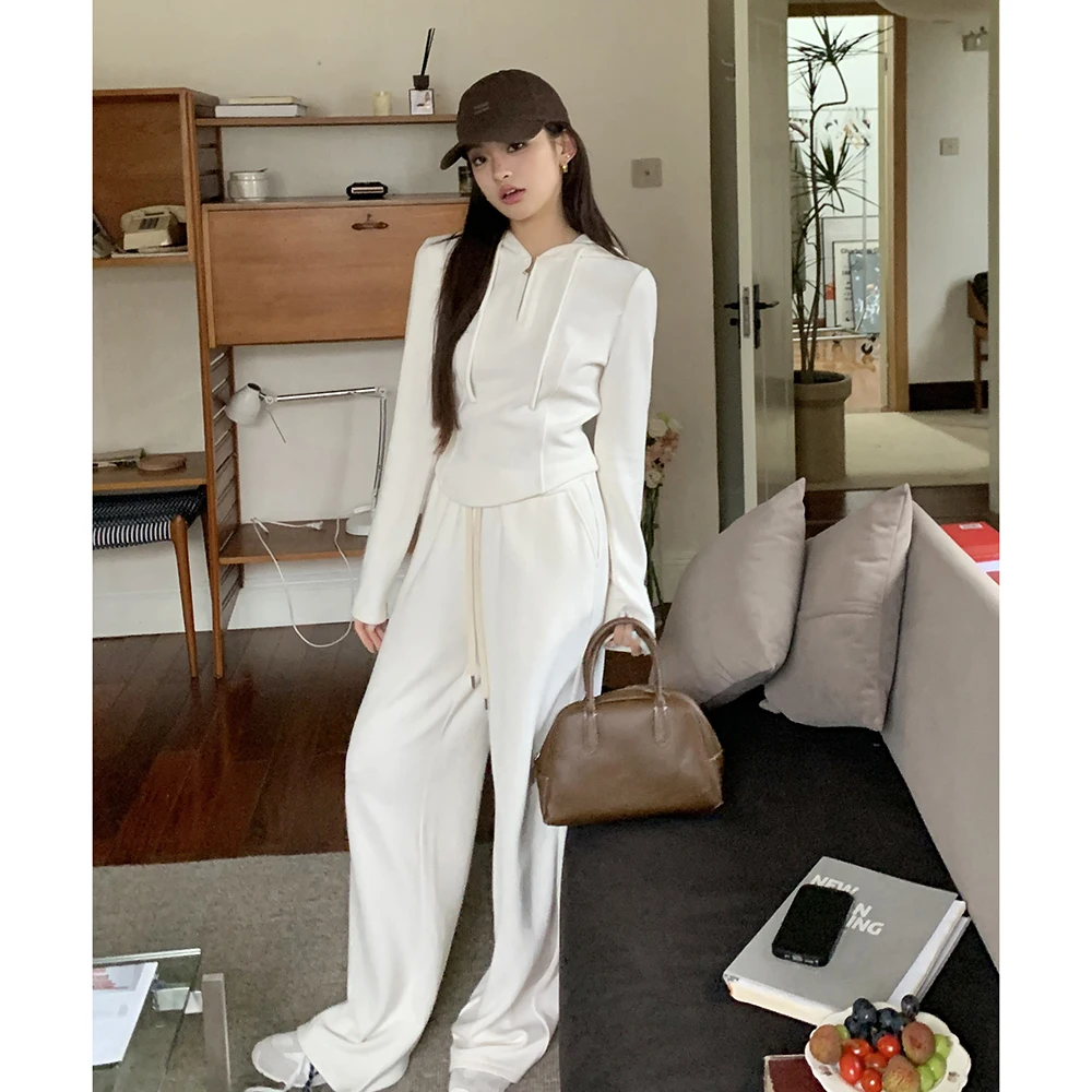 

Korean style Pullover Hooded Top and Casual Loose Fit Wide-Leg Pants, Stylish Two-Piece Set for Women