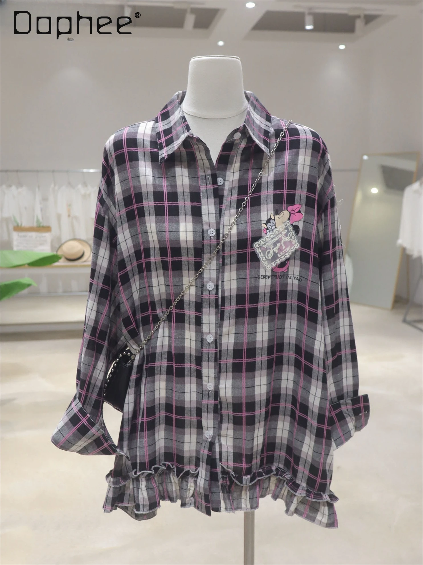 

Женские топы 2024, весенне-осенняя свободная клетчатая рубашка средней длины с длинными рукавами, мультяшным принтом и кружевным подолом, женская одежда