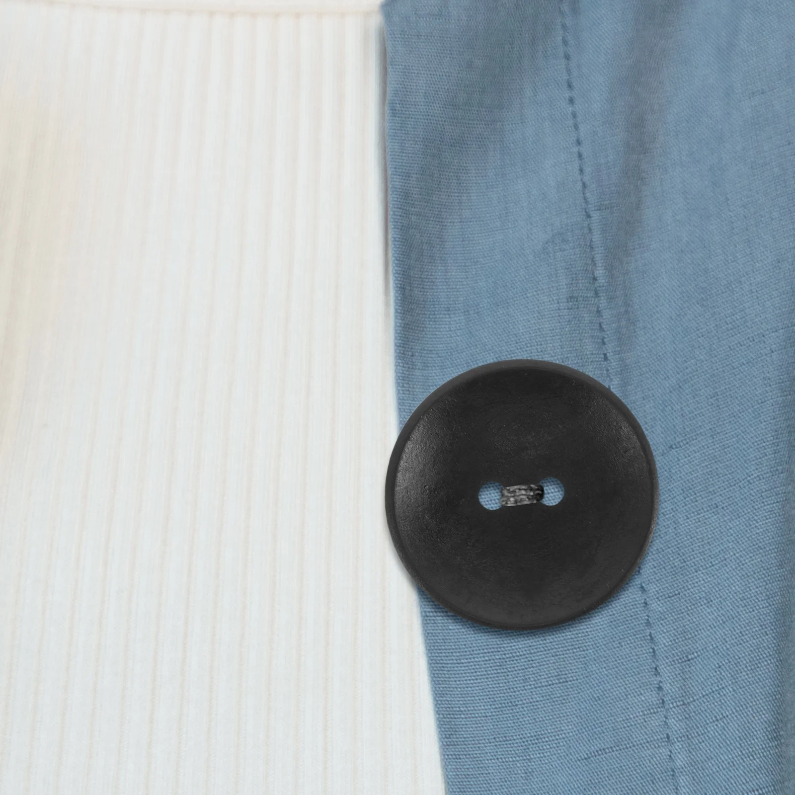 

20Pcs Round Wooden Buttons Two Hole Decorative Sewing Buttons for Coats Shirts Jackets Crafts Vintage Style Vintage Button