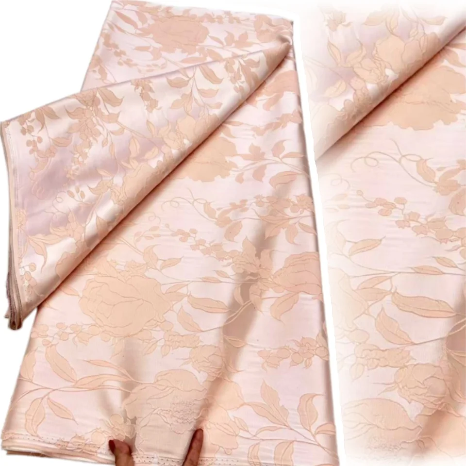 

Оптовая продажа нигерийских кружевных тканей 2026: Роскошная африканская жаккардовая парча длиной 5 ярдов для пошива семейных и выпускных платьев 2355