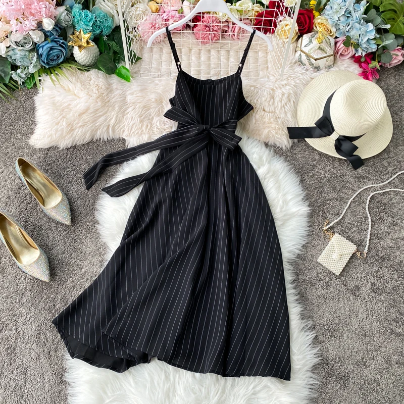 Sukienka wyszczuplająca z wysokim stanem, rozkloszowana, model Dr 2025, nowa, w paski, z paskiem, midi, casualowa, w stylu koreańskim, z dekoltem w serek.