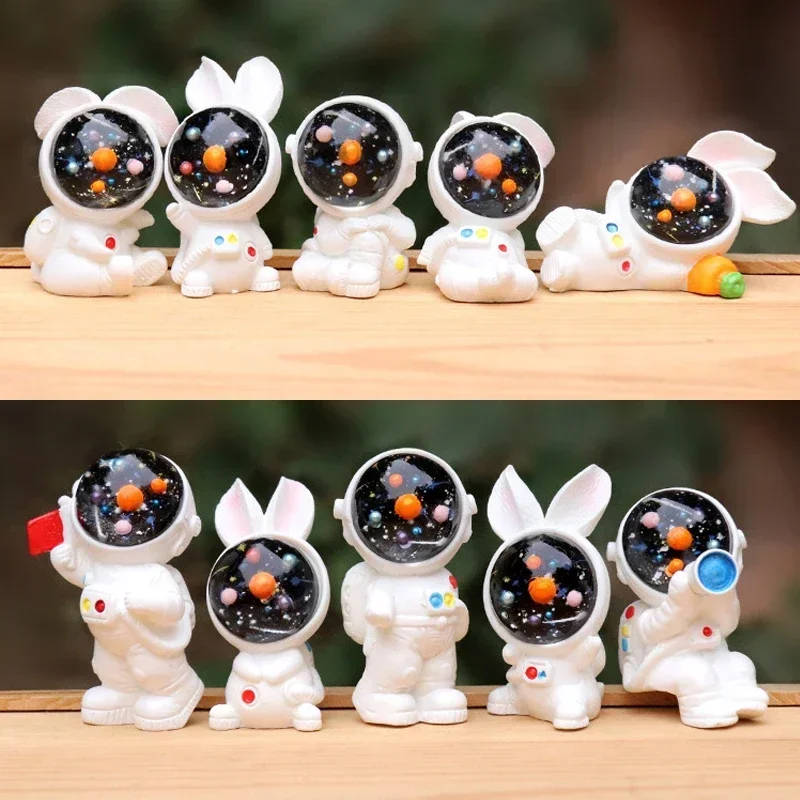 Figurines Cute Space Astronaut Rabbit Micro Landscape Miniature Fairy Garden Ornament Decoration Accessories Crafts Home Decor