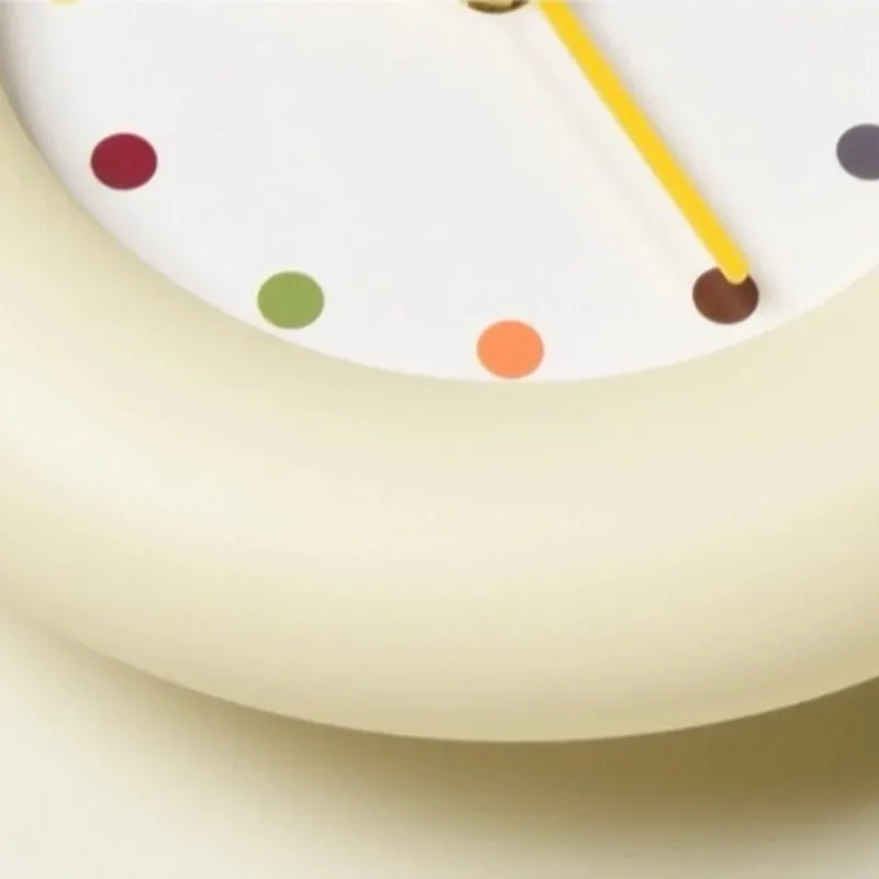 Creative Simple Wall Clocks White Bagel Shape Luxury Silent Living Room Wall Clocks Modern Nordic Aesthetic Room Decorations