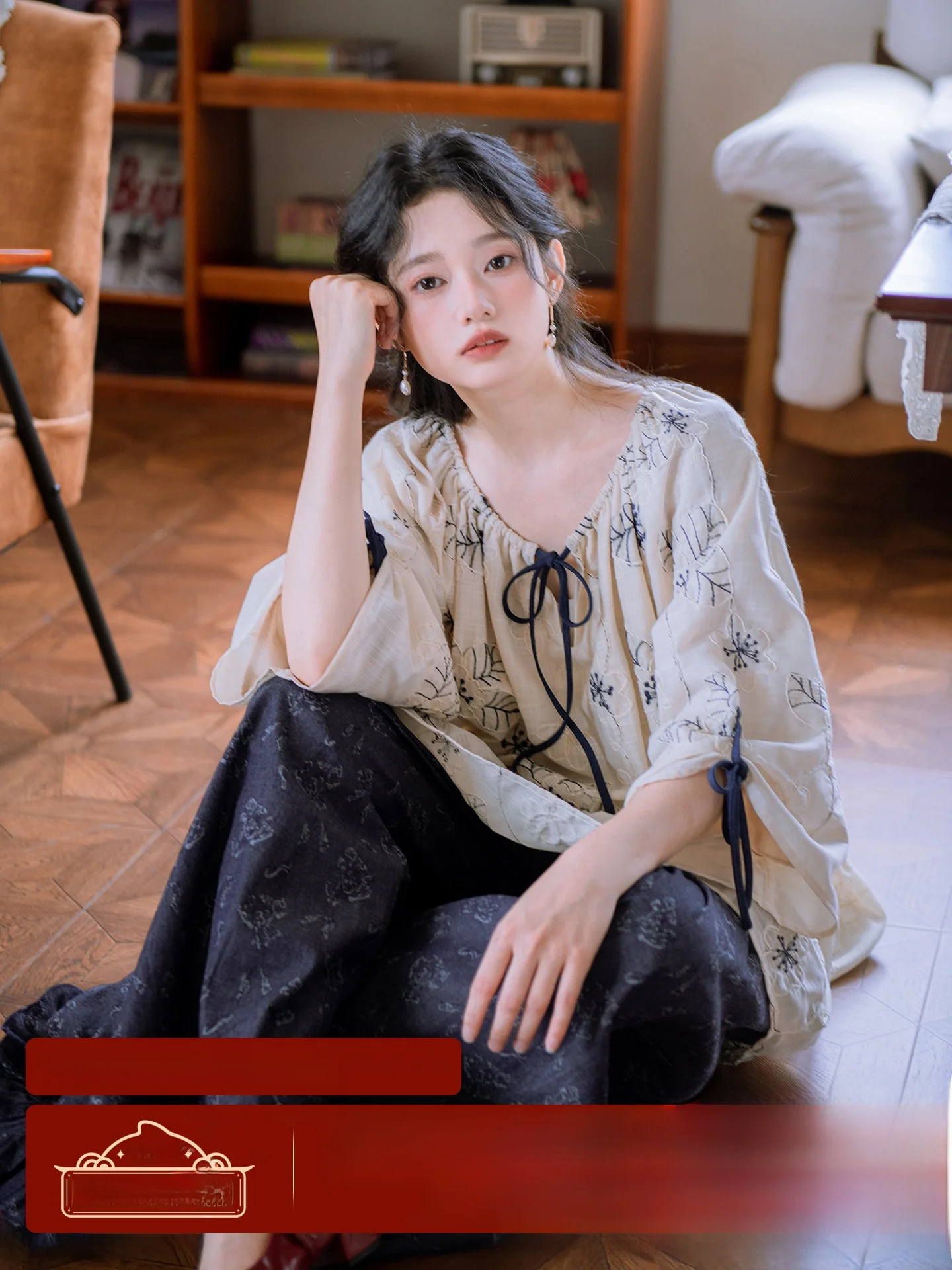 

Новая китайская вышитая блузка с кукольным узором, широкие джинсы, синий топ с художественной вышивкой, женская модная универсальная одежда