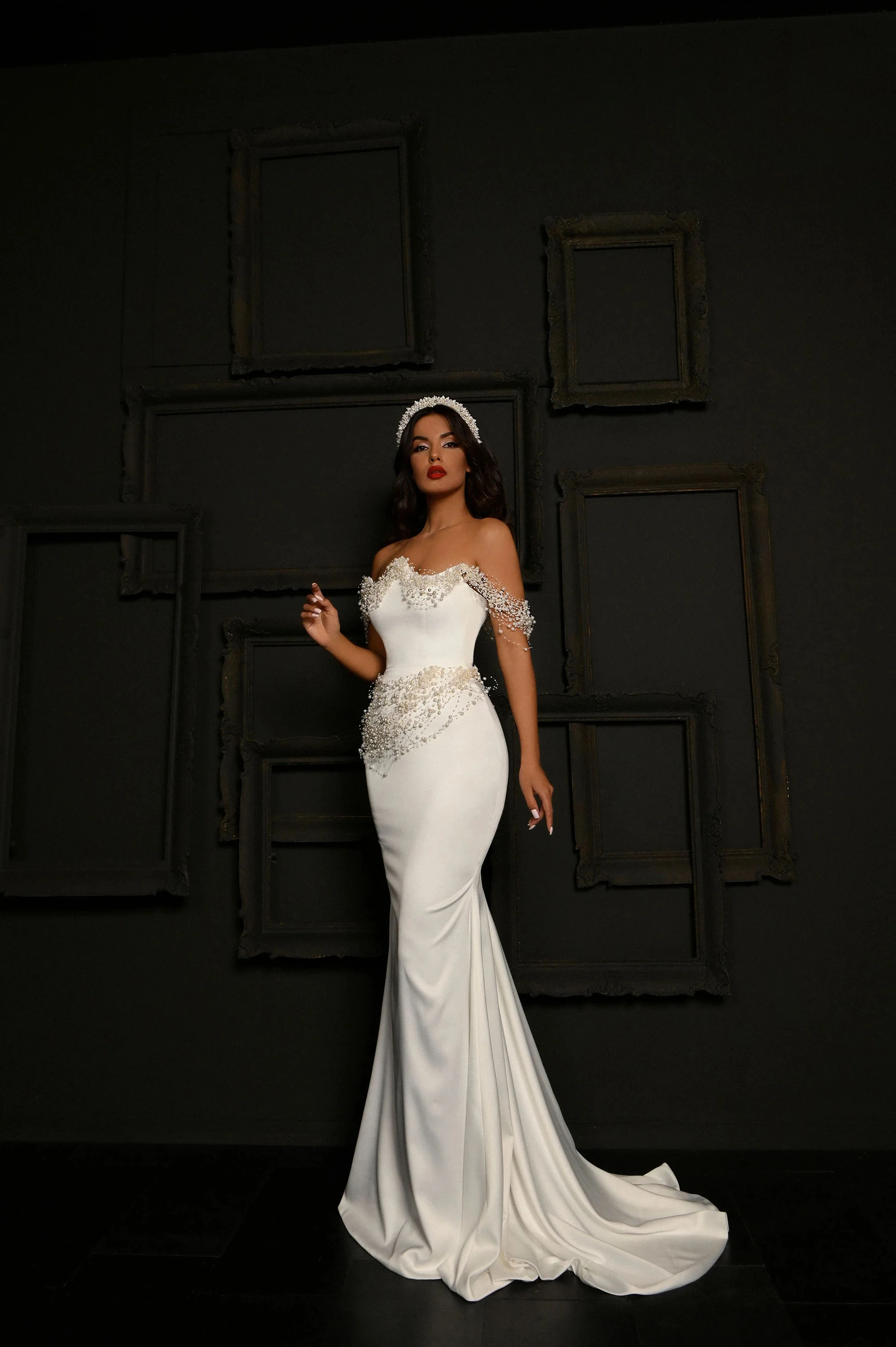 Simple Off Shoulder Wedding Dresses Pearls Mermaid Bridal Gowns Slim Fit Sweep Train Customized Vestidos De Novia