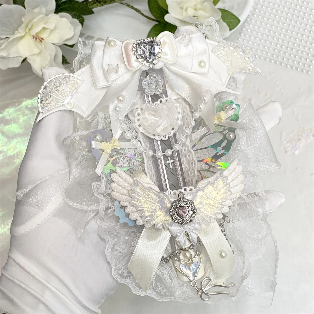 Handmade Girl's Beating Finished Handmade Knife High Beauty Pure White Shooting Express Open Box Art Knife