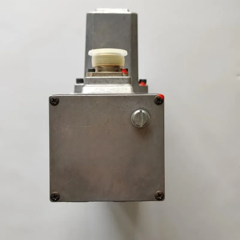 

Factory Direct D661 Series Hydraulic Valve D661-4397E D661-4423C D661-4457C D661-4407C D661-4436C Servo Valve