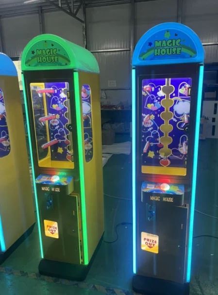 Arcade Prize Vending Machine - เครื่องเกมแจกของรางวัลรูปบ้านเวทมนตร์สุดน่ารัก เครื่องขายของรางวัลแบบกด ของเล่นแจกของรางวัล เครื่องเกมหยอดเหรียญ