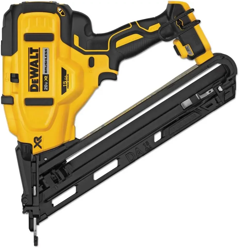 Clavadora de acabado DEWALT 20V MAX*, en ángulo, 15GA (DCN650B)