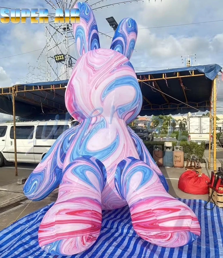 美しいモデルデザインのカラフルなウサギのインフレータブル、パーティーの装飾用の漫画風インフレータブルモデル