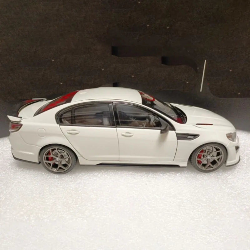 Diecast 1:18 scale Holden HSV GTSR Alloy simulation White car model Static collection decorated Souvenir Gift Hobby & Toys