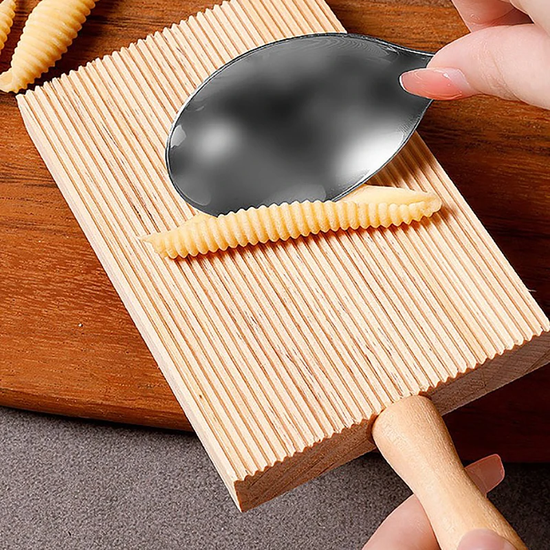 Wooden Garganelli Board 13.5x8.5cm Non-sticky Practical Pasta Gnocchi Macaroni Board With Handle Kitchen Cooking Tools