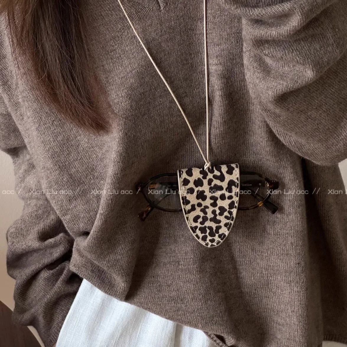 Leopard Print Leather Neck Hanging Sunglasses Clip Glasses Chain Storage Necklace Women's Hanging Rope Sweater Chain image 4