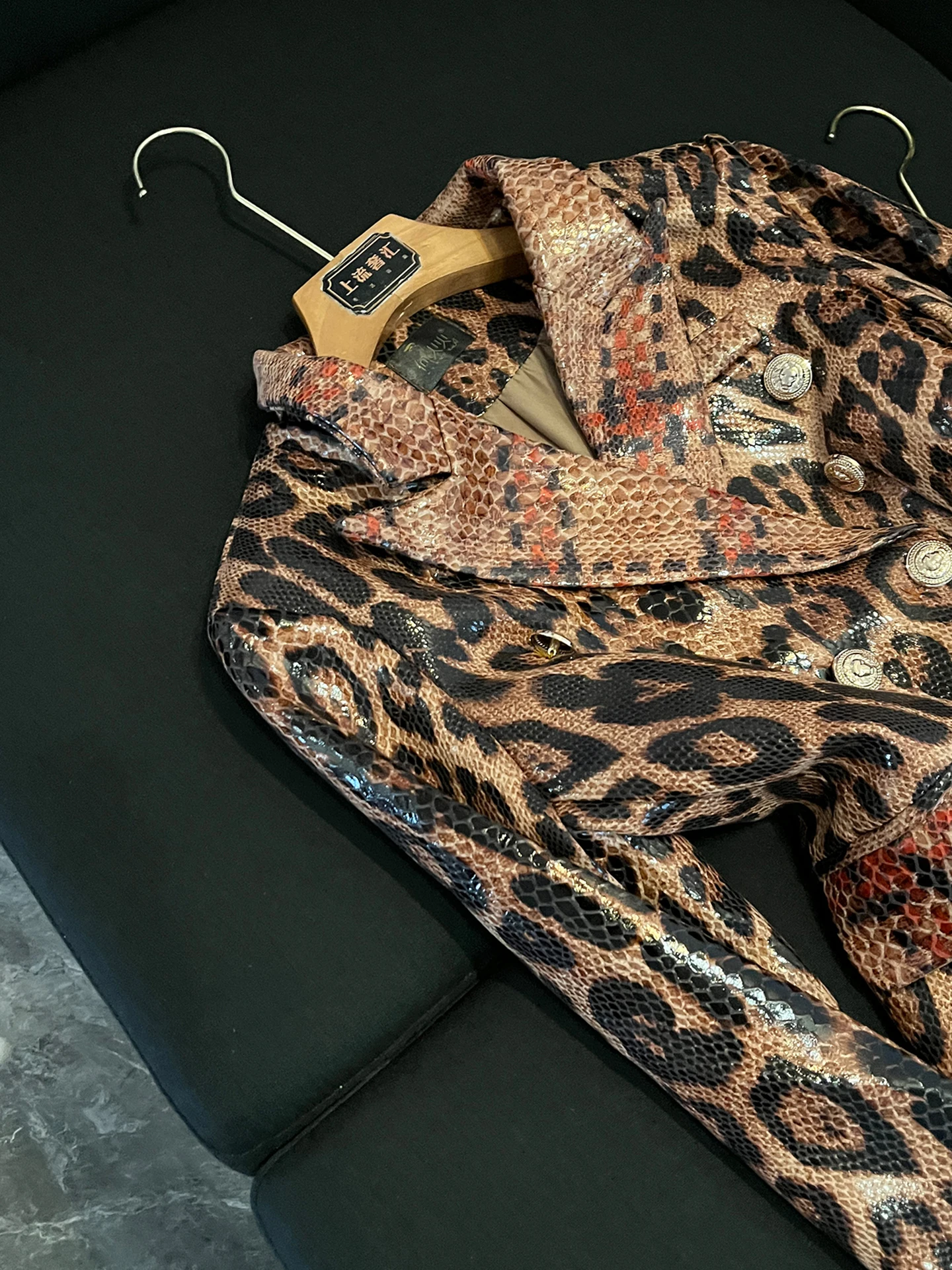 Elegant Leopard Print Sequin Long Sleeve Slim Fit Suit Jacket Women's Fashion Retro Style Commute Wind Chinese Made OK261