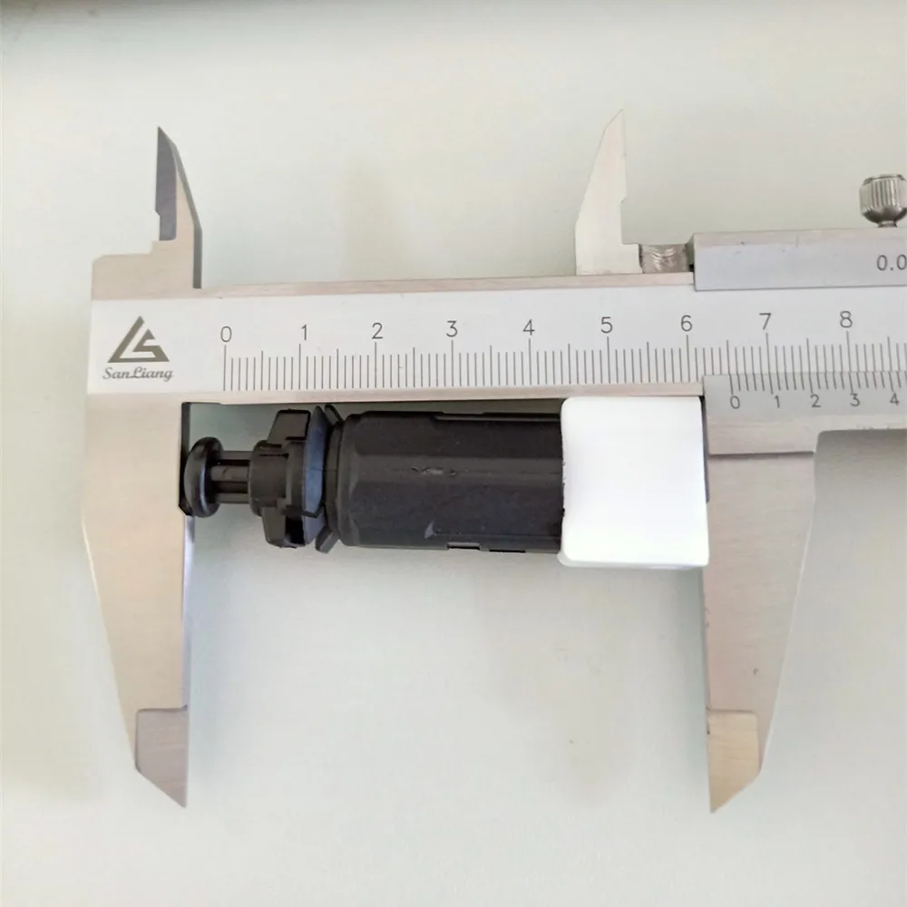مفتاح ضوء الفرامل عالي الجودة لنيسان بريماستار كوبيستار رينو كليو اسبيس كانجو لاغونا ترافيك 7700414988