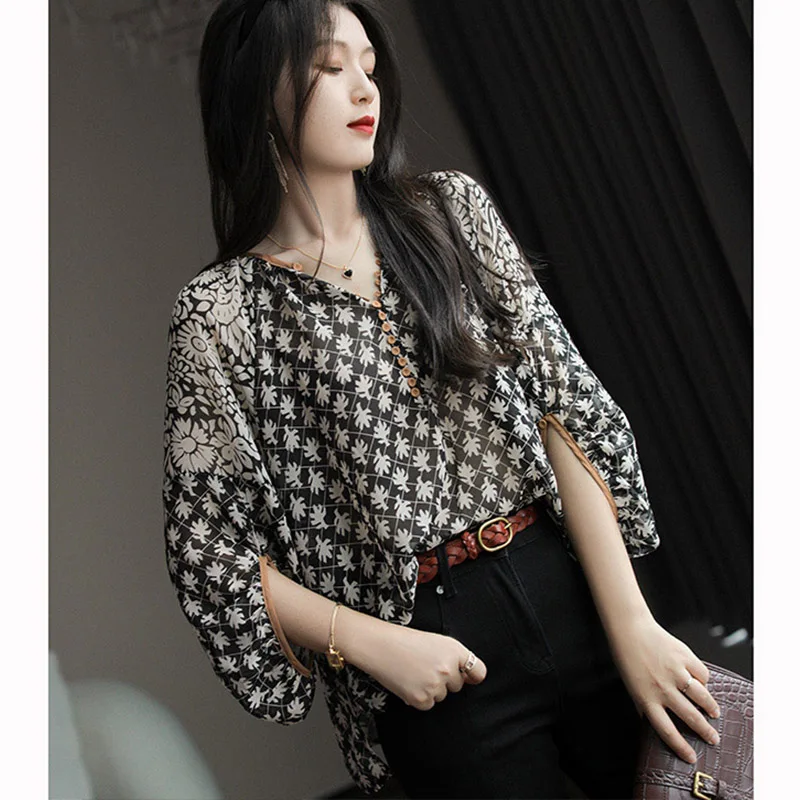 가볍고 헐렁한 프린트 쉬폰 여름 패셔너블 레트로 캐주얼 다용도 랜턴 슬리브 버튼업 여성 실크 탑