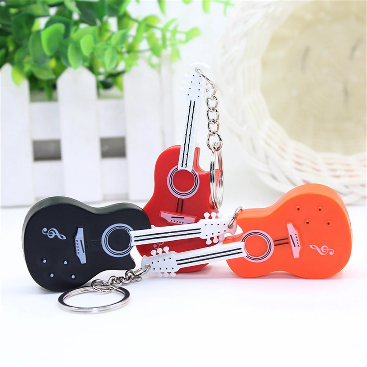 ONCE Red Violin Key Pendant, Keychain Pendant Accessories Led Light Keychain Violin Keychain Can
