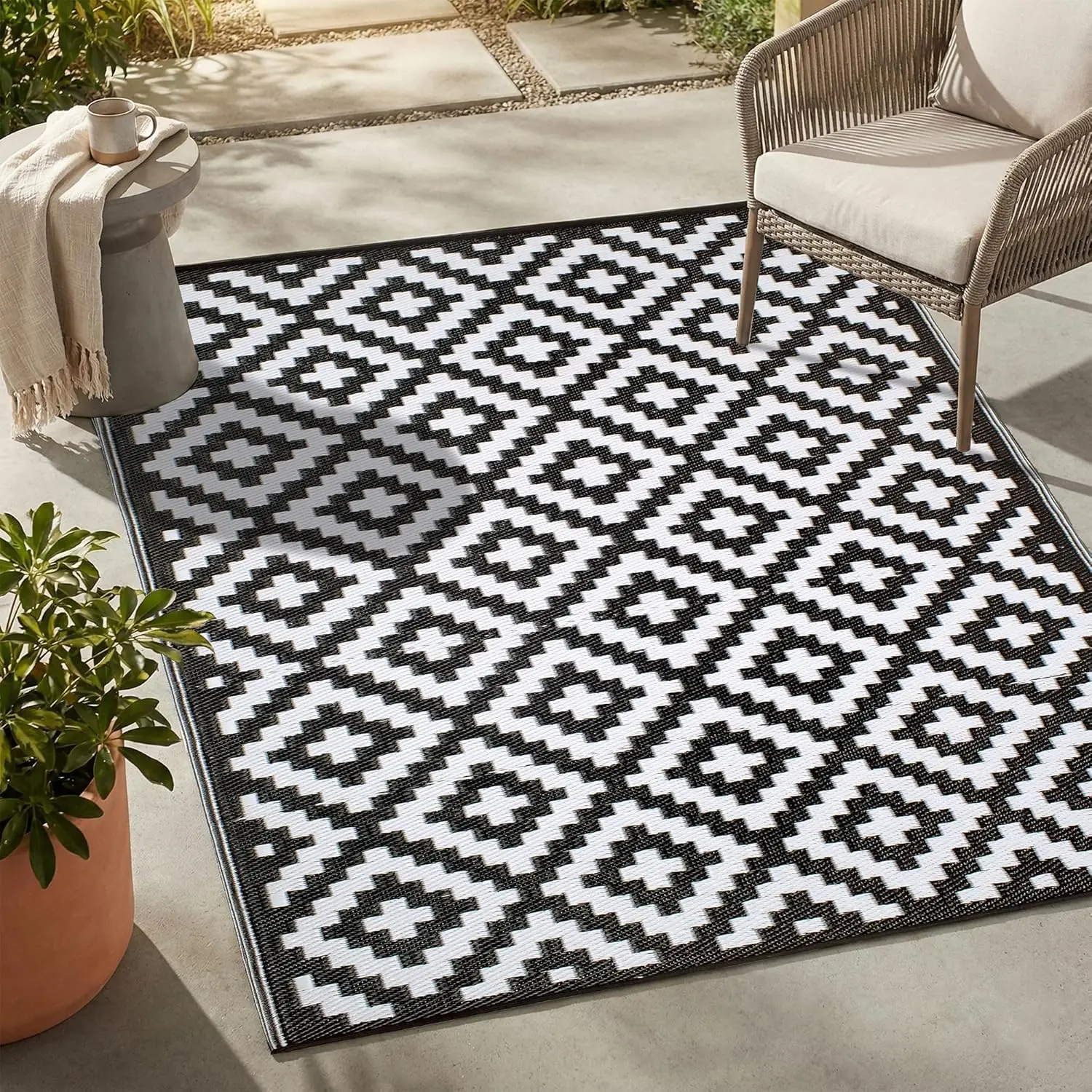 

Outdoor Rug - Waterproof, Fade Resistant, Reversible - Premium Recycled Plastic - Geometric - Porch, Deck, Balcony, Mudroom,