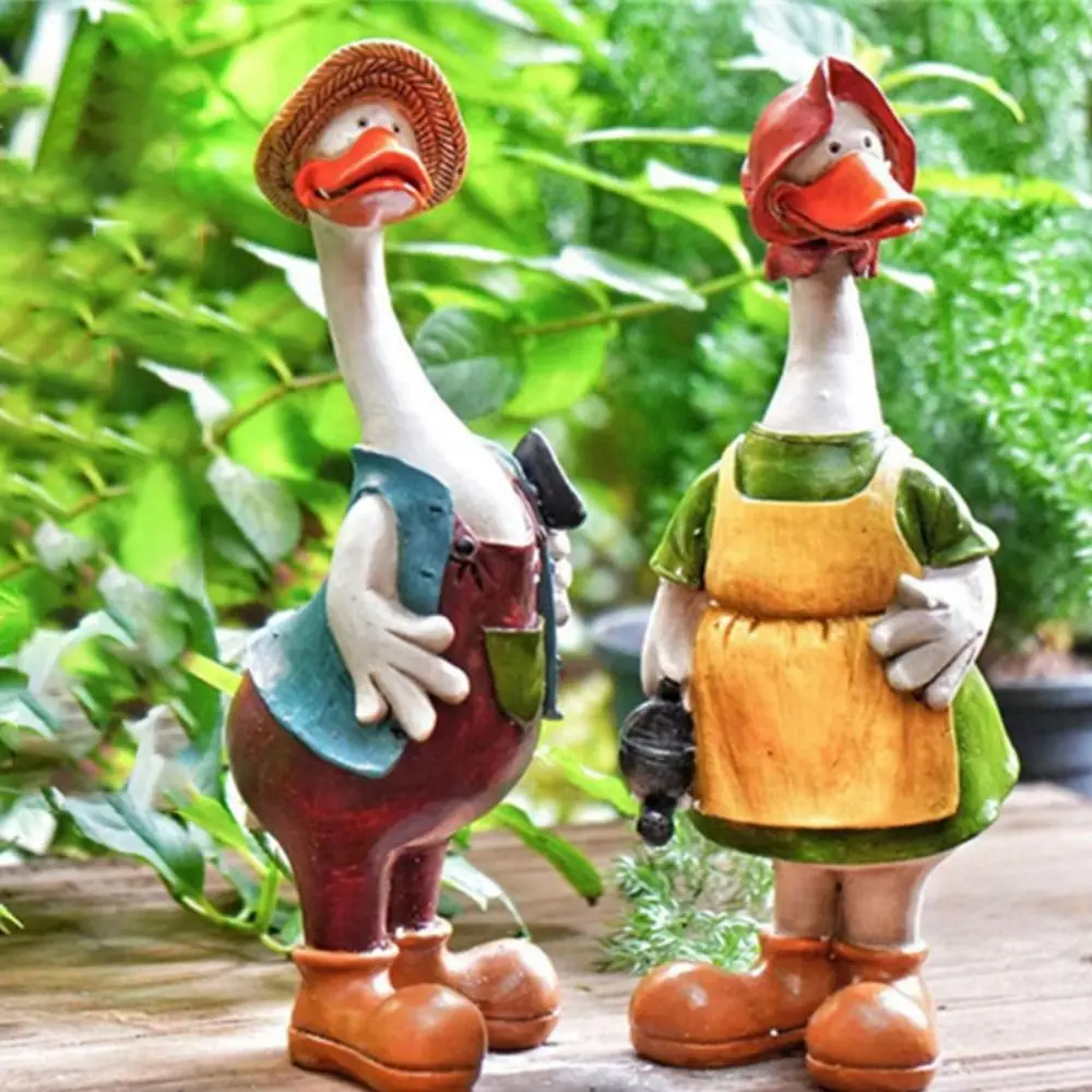 2Pcs/set Pastoral Micro Landscape Couple Duck Statue Cartoon 3D Simulation Duck Ornaments Handcraft Animal Resin Sculpture Yard