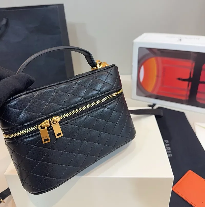 

Дизайнерская маленькая косметичка из натуральной кожи, мини-сумочка для макияжа со съемным плечевым ремнем, высококачественная портативная сумка через плечо