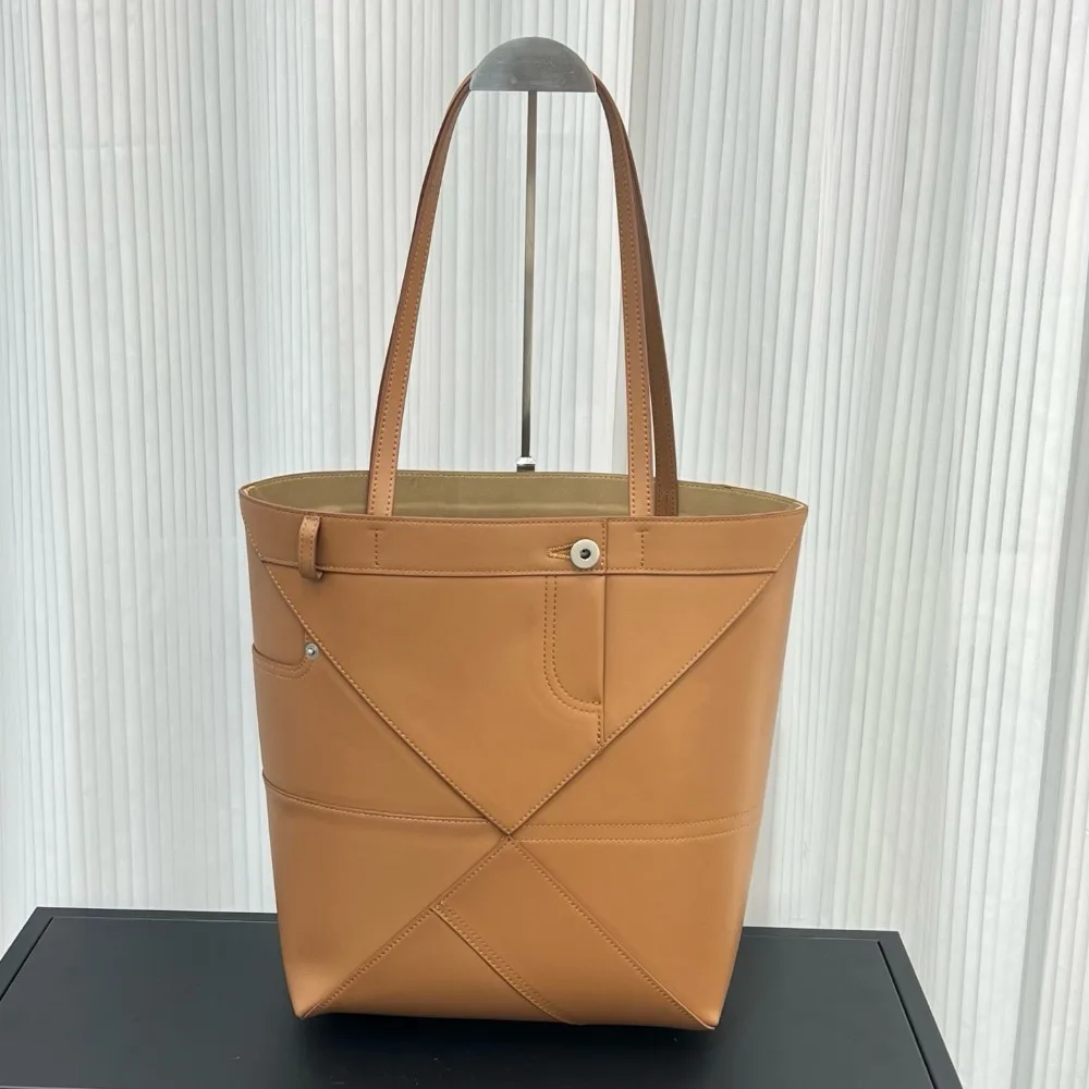 Light Luxury High Quality Early Spring Folding Bag Large Capacity Bucket Bag Commuter Shoulder Bag Women's Leisure Versatile