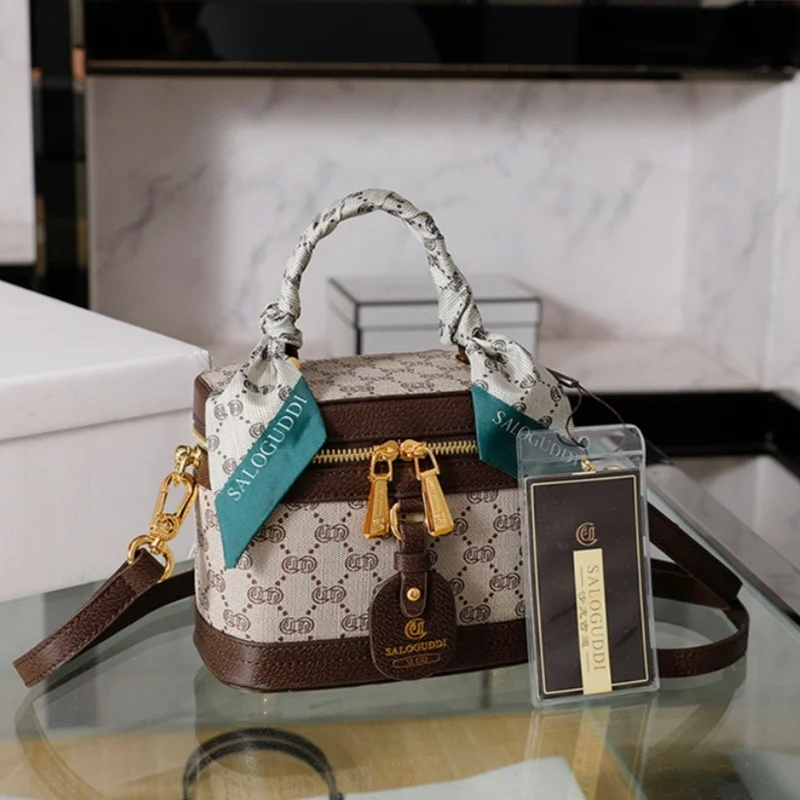 

Minimalist Patterned Box Bag with Top Handle, Ideal for Everyday & Occasion Wear Elegant Print Design Box Bag