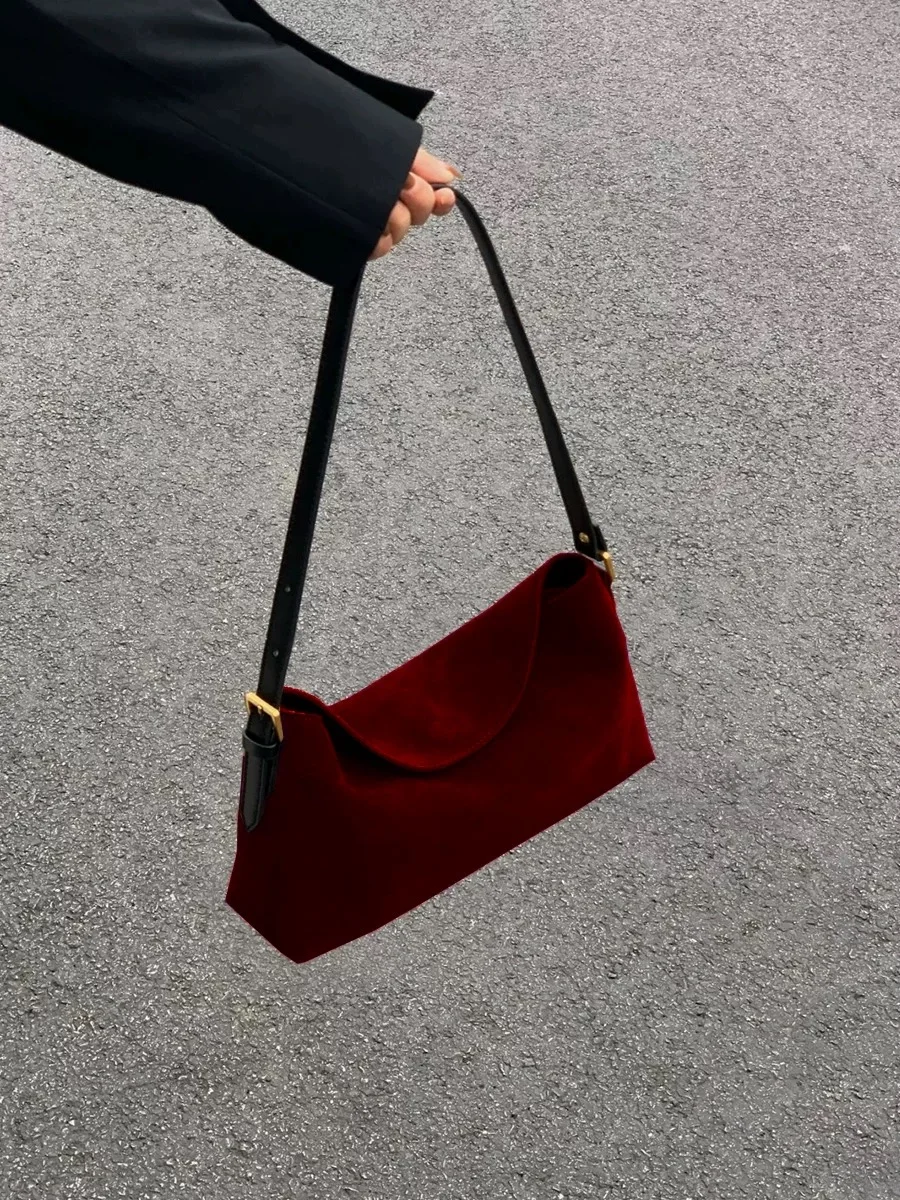 

Fashion Red Suede One Shoulder Bag for Women Light Luxury Red Wedding Handbags Autumn Winter Premium Commuter Pillow Bag
