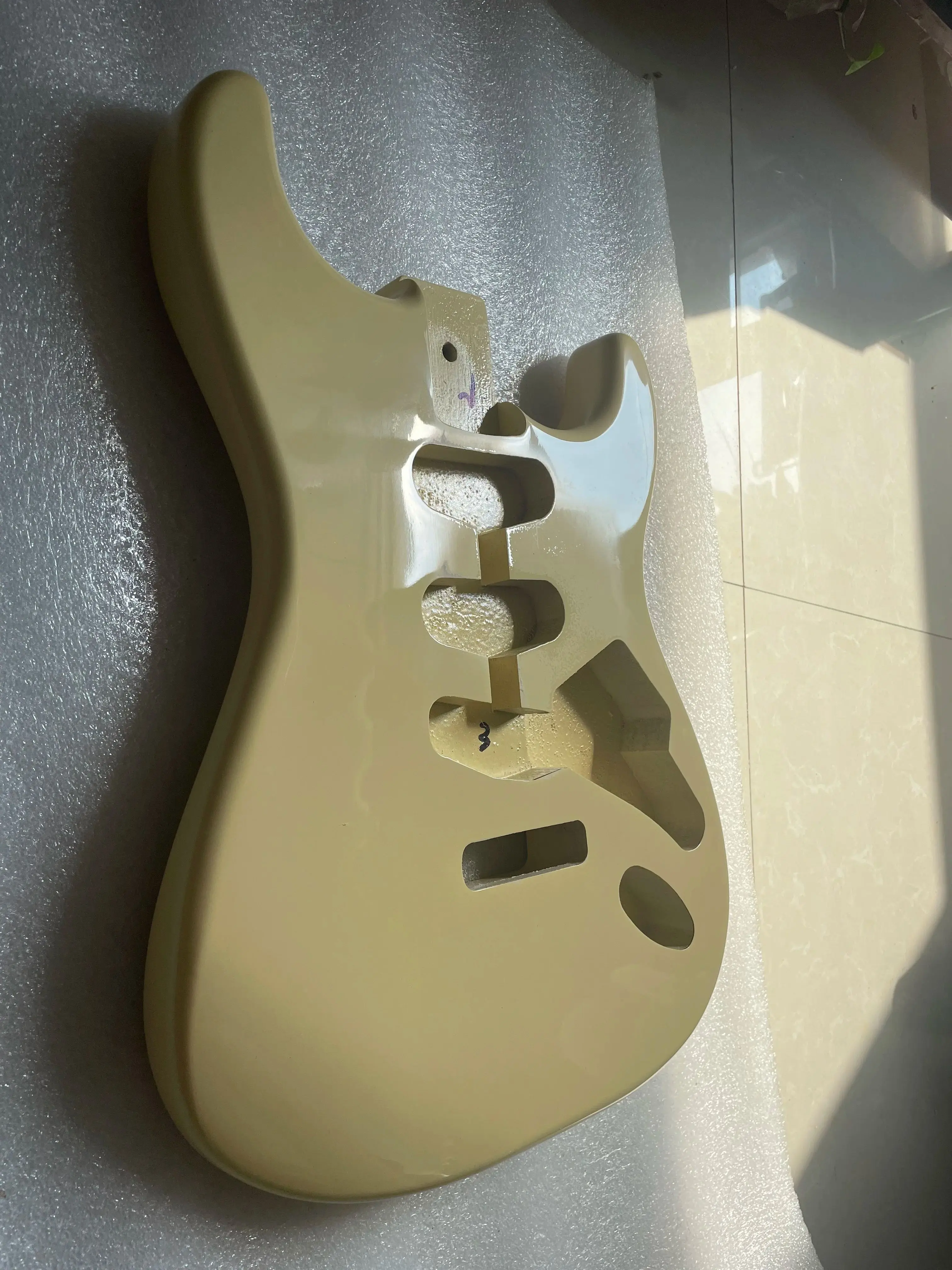 Customized High Quality Electric Guitar Body Unfinished Polar Blank Guitarra Barrel Replacement for ST Guitar Luthier DIY Part