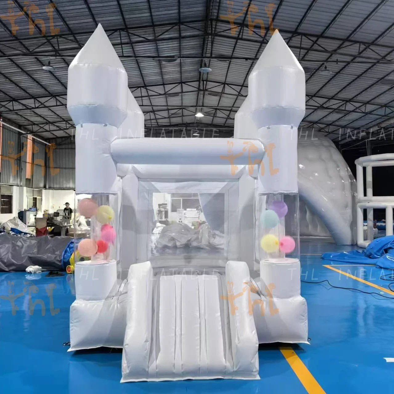 Castillo inflable blanco pequeño vendedor caliente de la casa del salto blanco del partido del PVC para la boda con el soplador