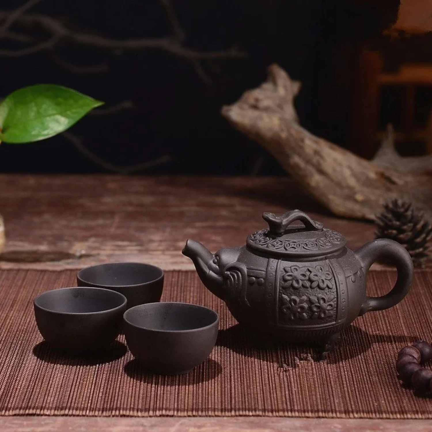 Handmade Purple Clay 150ml Yixing Teapot Kung Fu Tea Set with Dragon, Elephant, and Squirrel Design - Exquisite Handcrafted Tea 