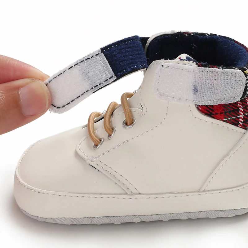 Weiße Tauf-Babyschuhe für Jungen und Mädchen, weichsohlige Baptismusschuhe, Sneakers für Neugeborene, Tauf-Lauflernschuhe – Detail 6