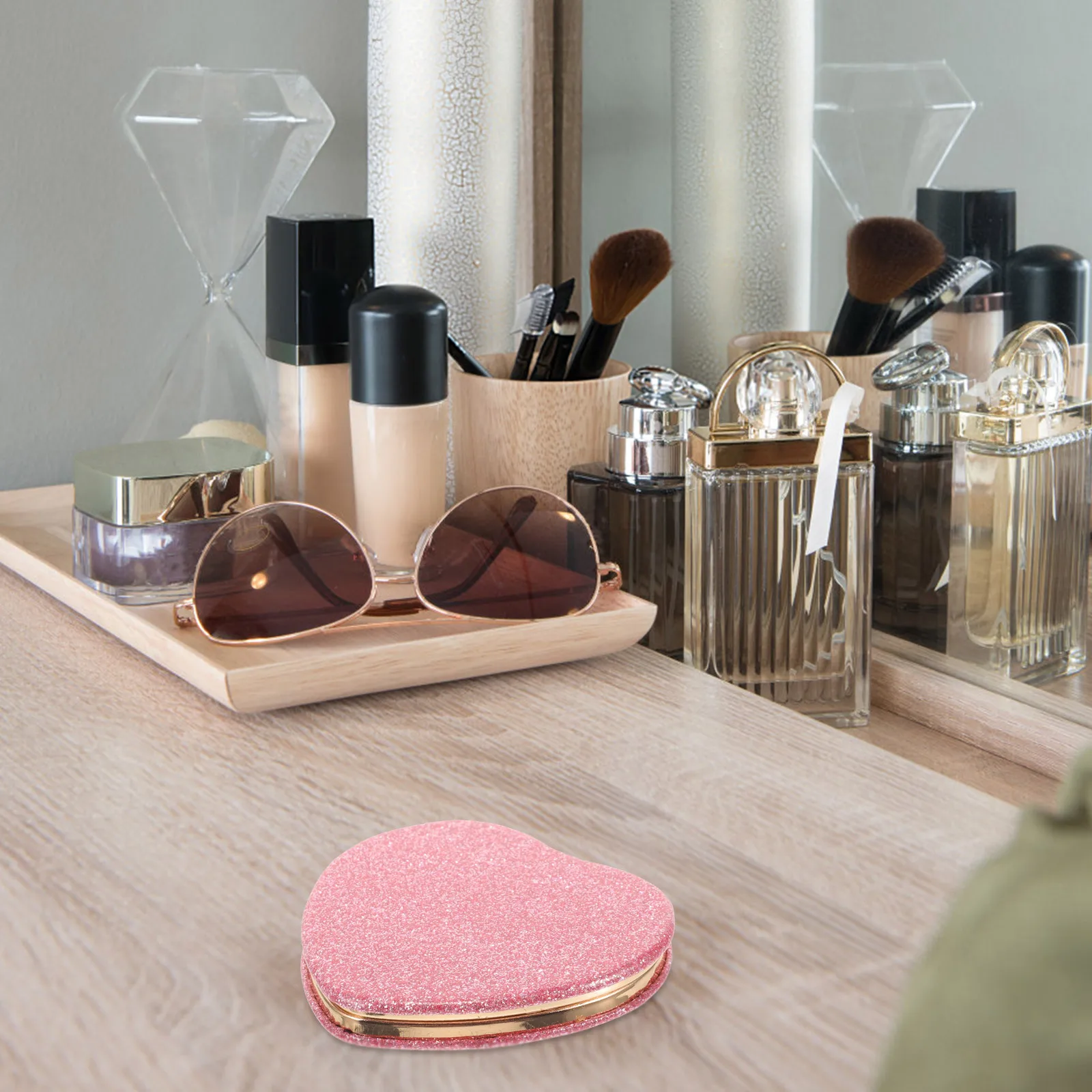 Heart Shaped Makeup Mirror Portable Compact Travel Size Cute Handheld Mirror for Women Outdoor Personal Mirrors