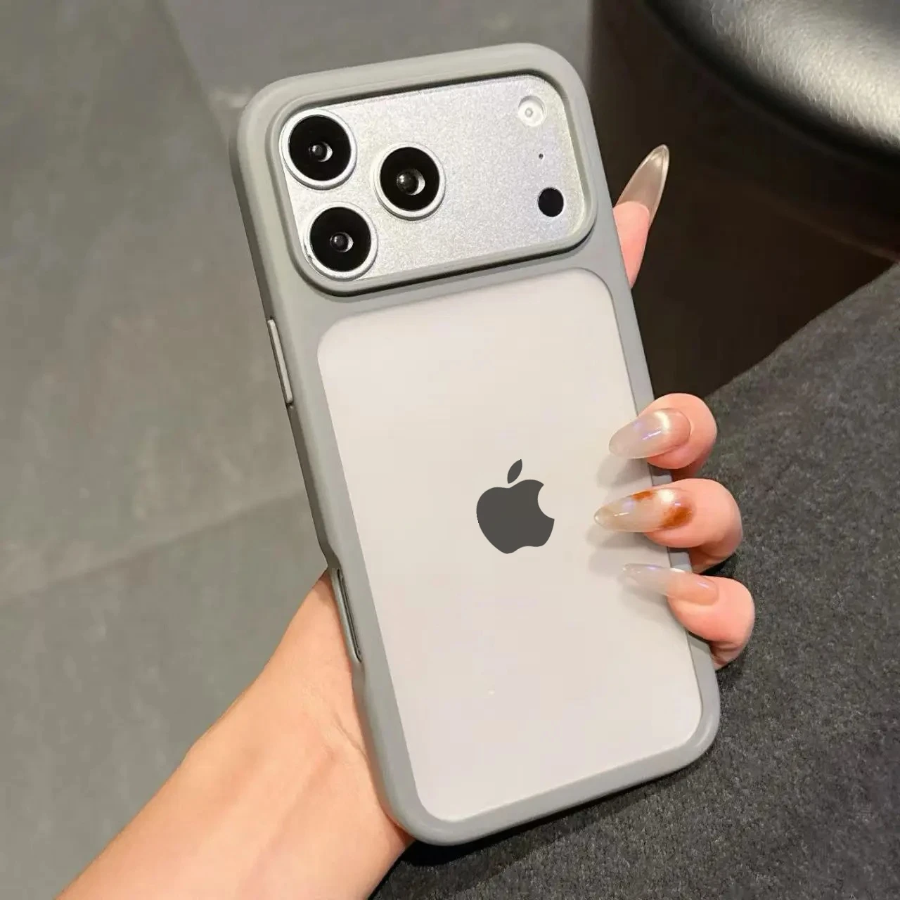 Kristallklare, fortschrittliche Silikon-Schutzhülle mit weichen Kanten für iPhone 17 16 15 18 Pro Max, transparente, stoßfeste Rückseite.
