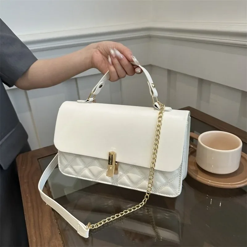 

Fashion Forward Designer Diaper Bag Women Luxury Large Capacity Tote Elegant Leather Crossbody Handbag Stylish And Chic