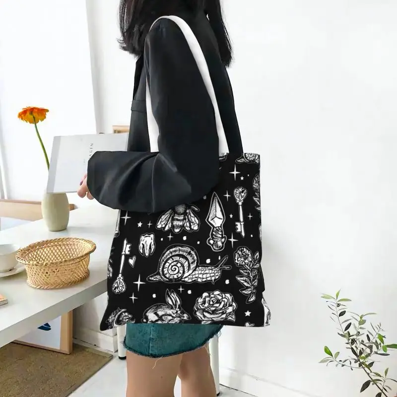 Full Of Secrets Oddities เวทมนตร์ Goth Punk Tote ถุงช้อปปิ้งแบบพกพา Canvas Shopper กระเป๋าสะพายกระเป๋าถือฮาโลวีน