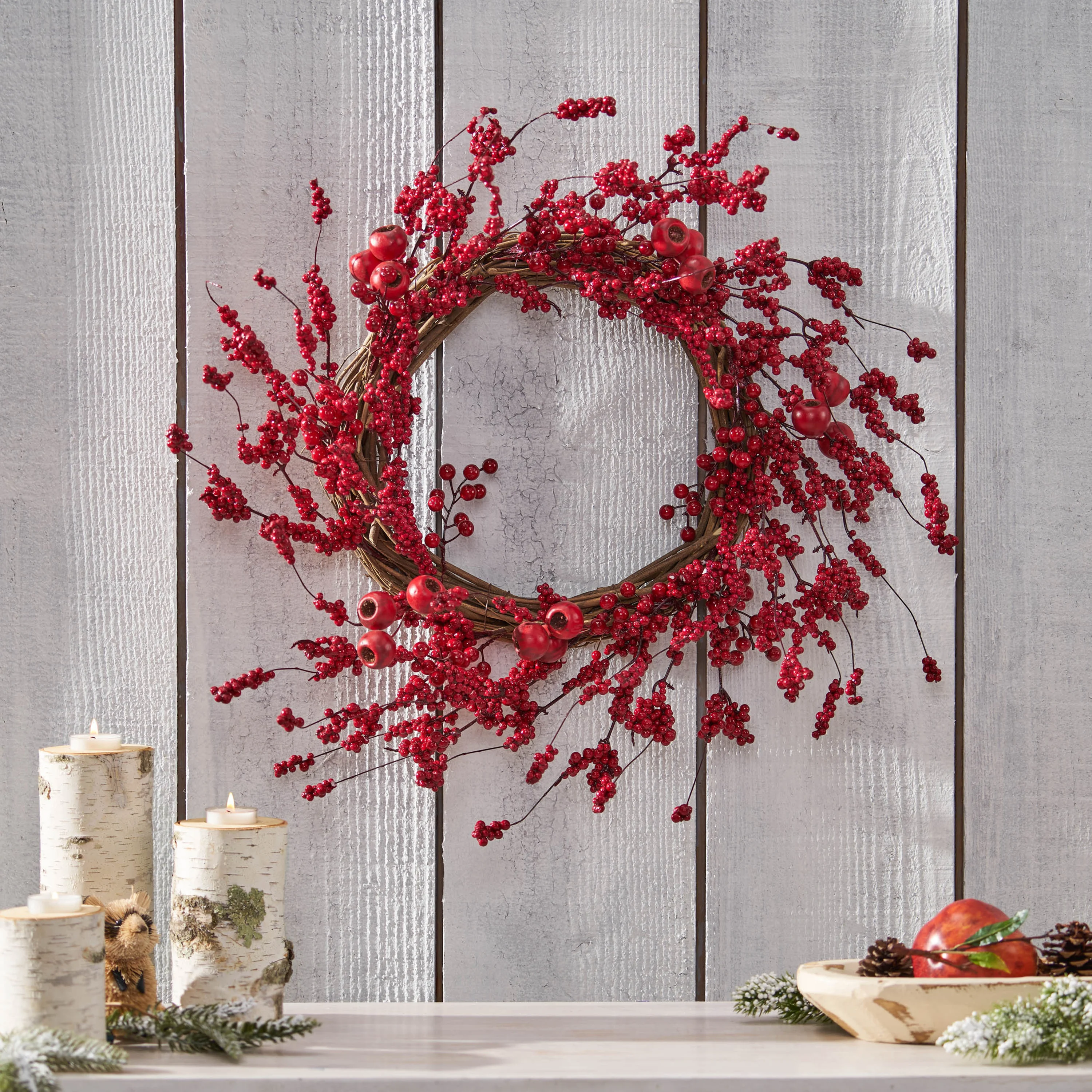 

Festive decorations for the festive season, decorate the home with a 23.5-inch WP mixed berry wreath